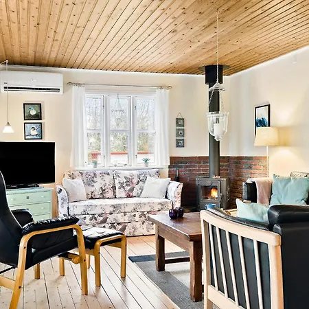 2 Bedroom Pet Friendly In Sydals *